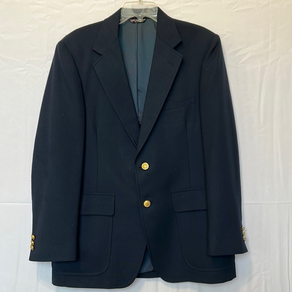 Hardwick Navy sports jacket. 2 pockets inside 3 pockets out,Excellent condition.